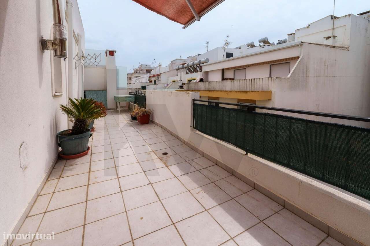 Monte Gordo: Duplex com Terraço Espetacular – Ideal para Férias ou Ren-4