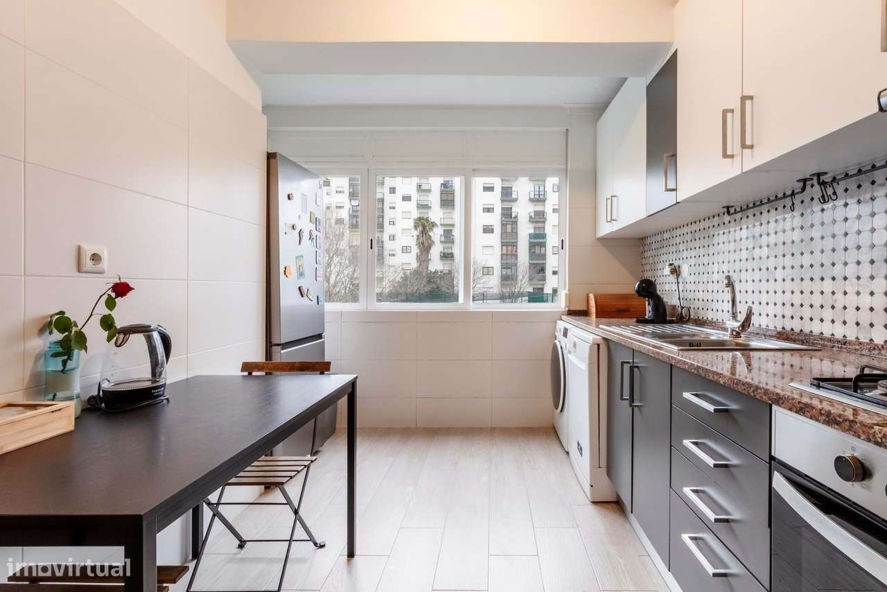 Apartamento T2 c/ 2 Wcs Totalmente Remodelado na Rinchoa, Sintra-16