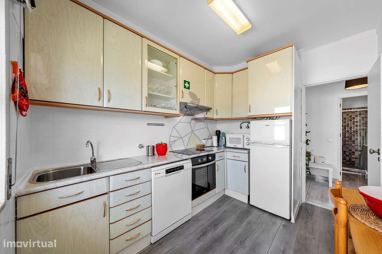 Apartamento de 2 Quartos com Vista Mar e Piscina  a 300m da Praia da R-12