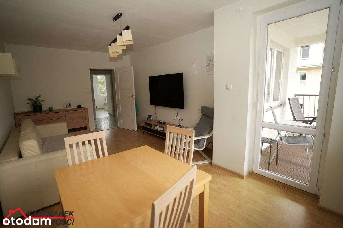 Na sprzedaż 3-pokojowe mieszkanie z dużą loggią --1