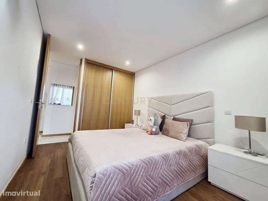 Apartamento T3 Novo com 2 casas de banho e energia A+-26