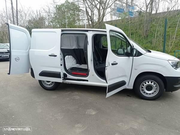 Opel Combo E - 9