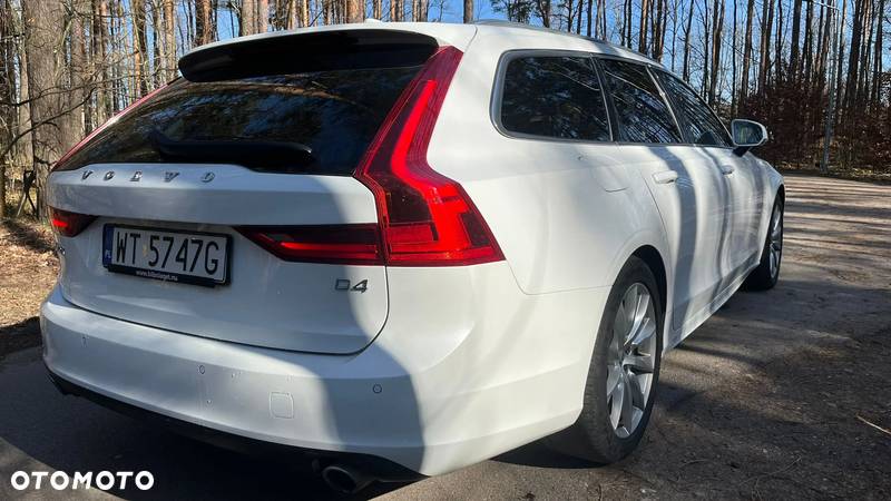 Volvo V90 D4 AWD Momentum - 9