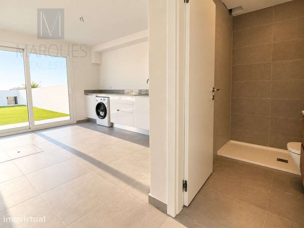 Moradia V4 com Garagem, Logradouro e Jardim em Vale de Milhaços - C...-34