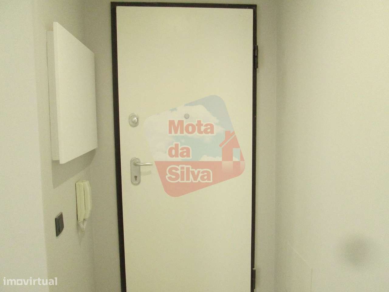 Excelente Apartamento T2 no Feijó Almada-14