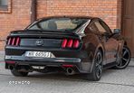 Ford Mustang 5.0 V8 GT - 10