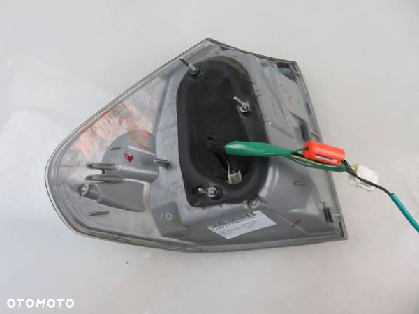 LAMPA PRAWA TYLNA LEXUS RX II (U3) - 8