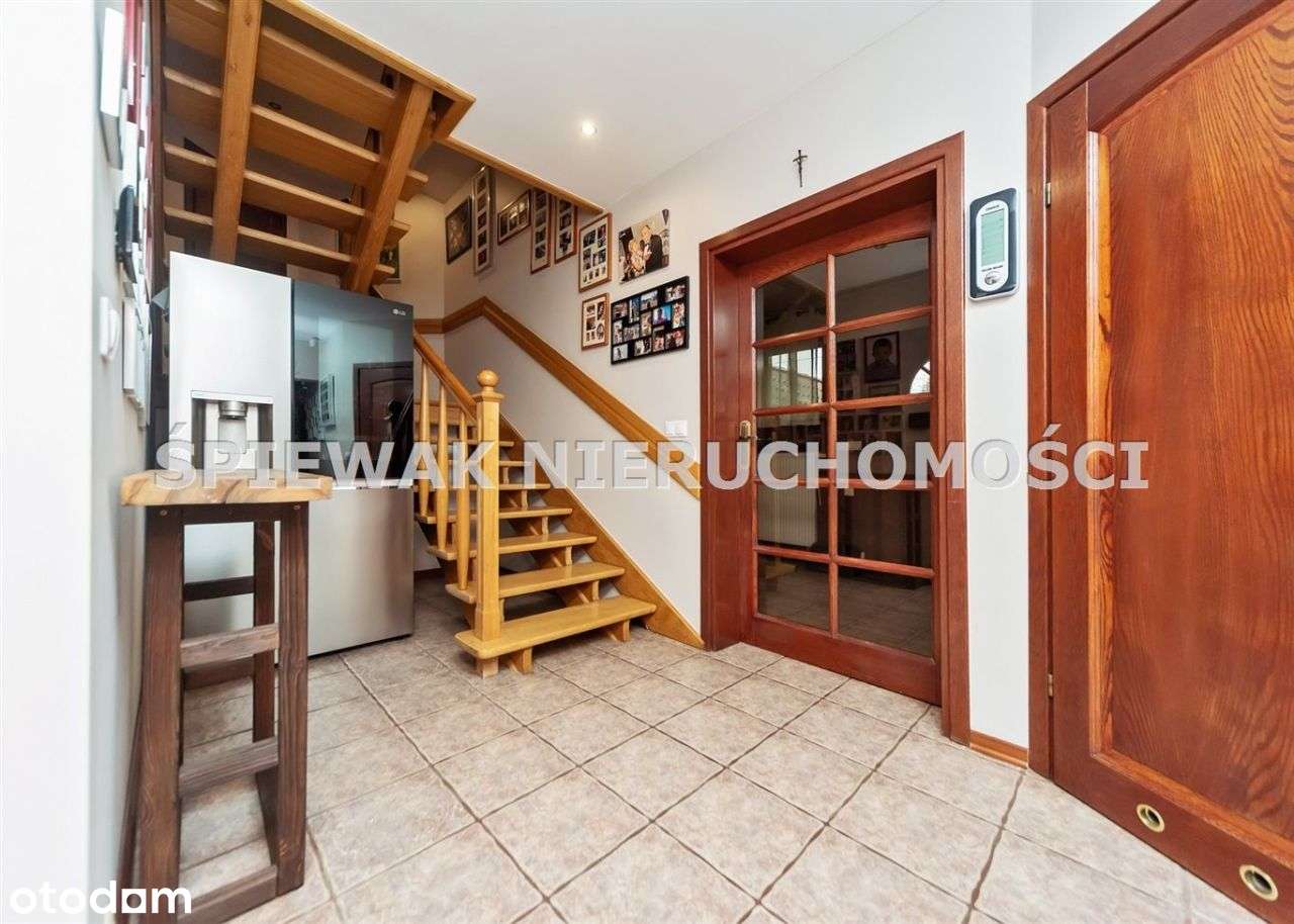 Dom w Jaworzu przy Parku Zdrojowym i tężni-9