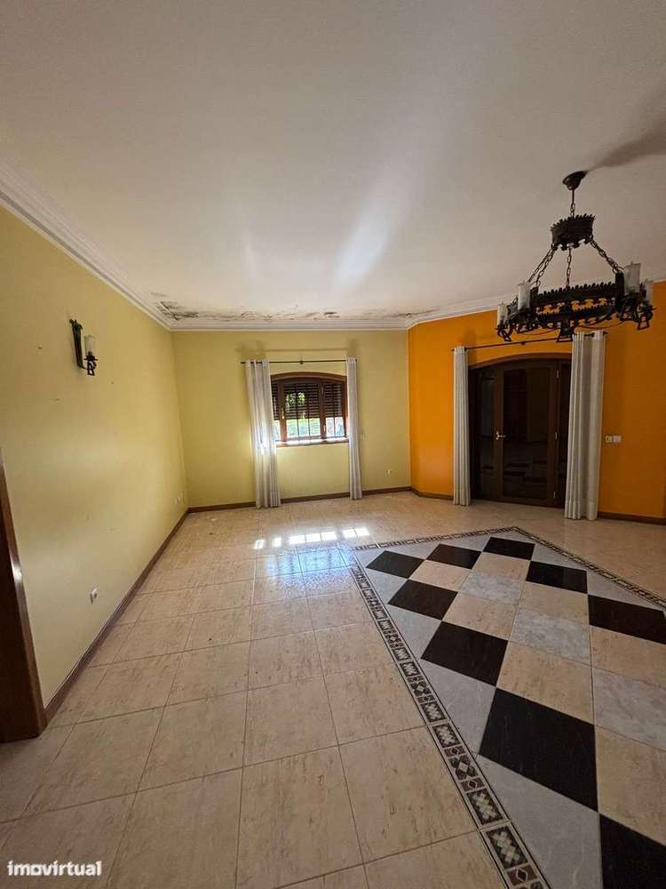 Imóvel de banco : apresente-nos a sua e-11