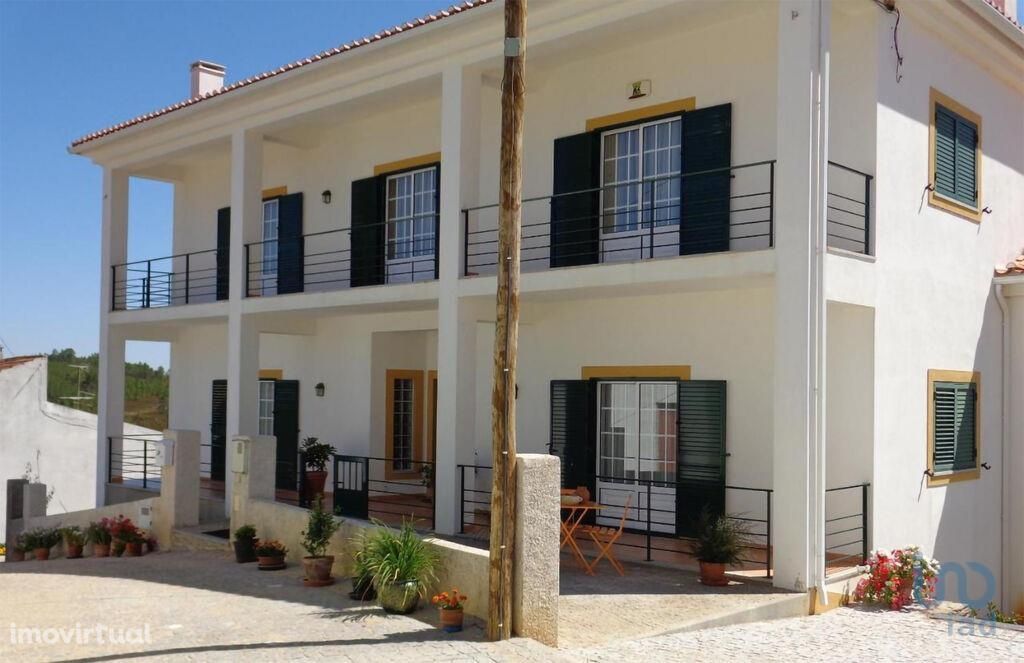 Casa T6 em Castelo Branco de 412,00 m2