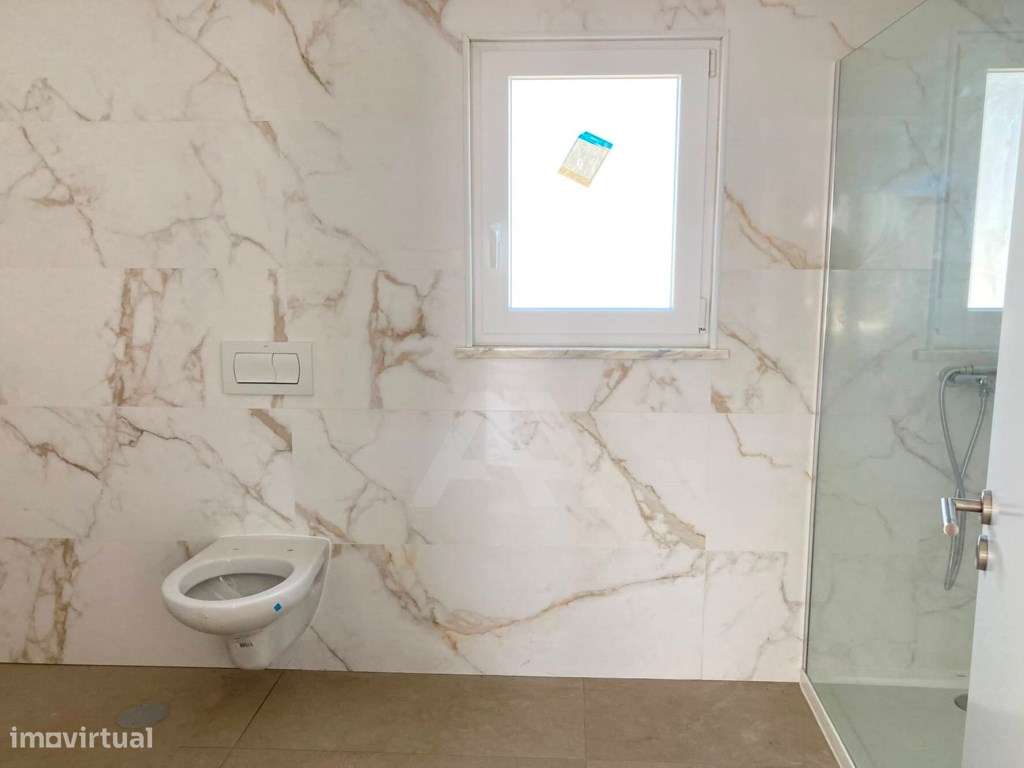 Moradia T3 com piscina junto ao centro das Caldas da Rainha-25