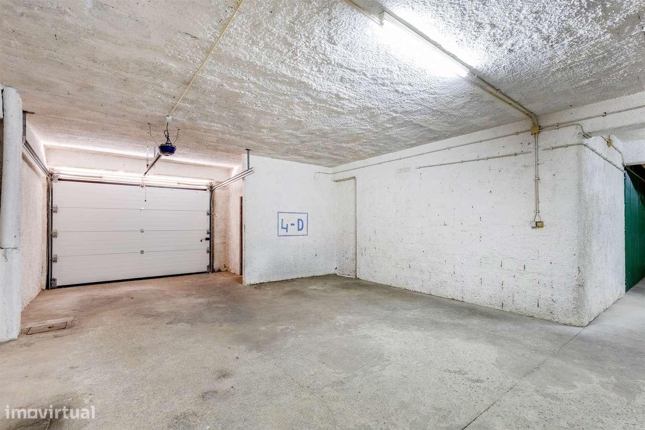 Apartamento T2 com Terraço e Garagem | Praia da Nazaré-24
