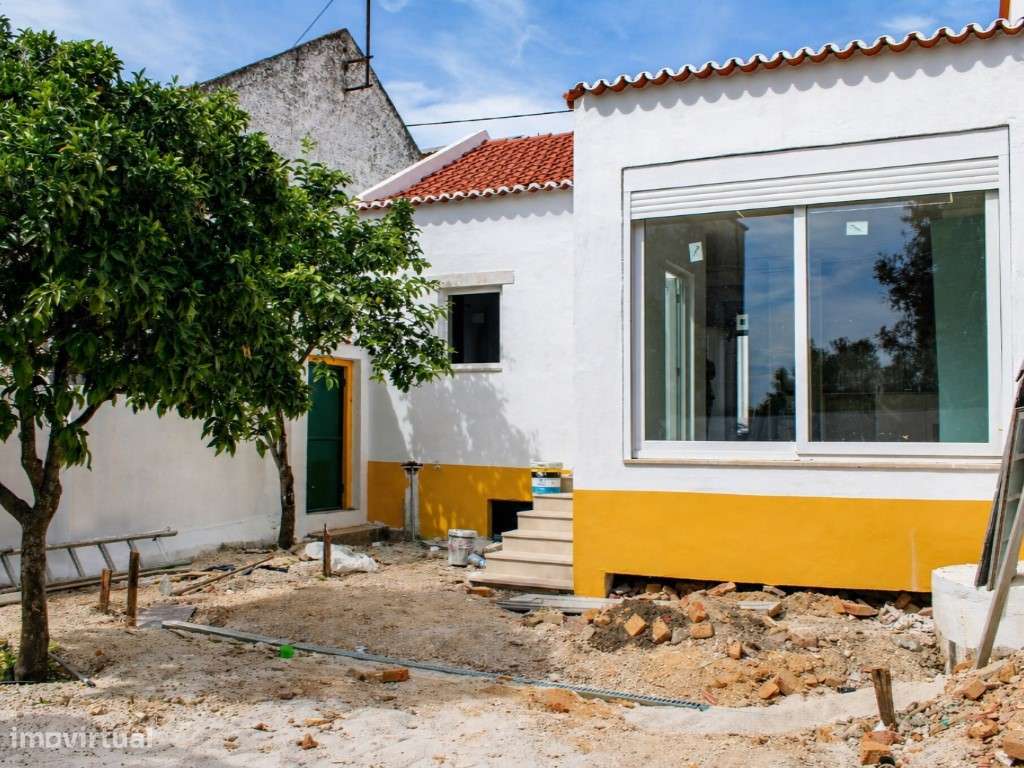 Moradia T2 com Quintal | Vila Nova da Barquinha-12