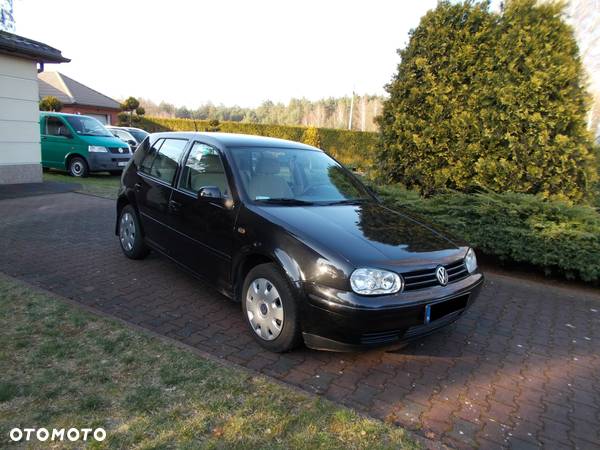 Volkswagen Golf - 10