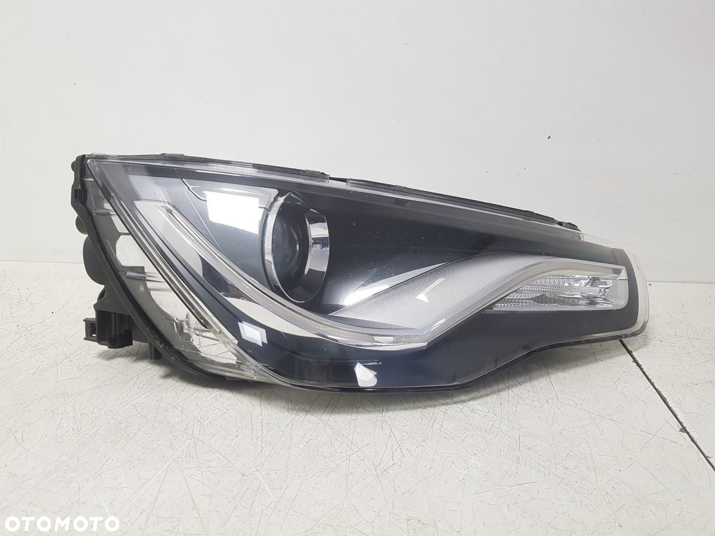 AUDI A1 8X 8X0 LAMPA PRAWA PRZEDNIA PRZÓD XENON 8X0941044 - 4