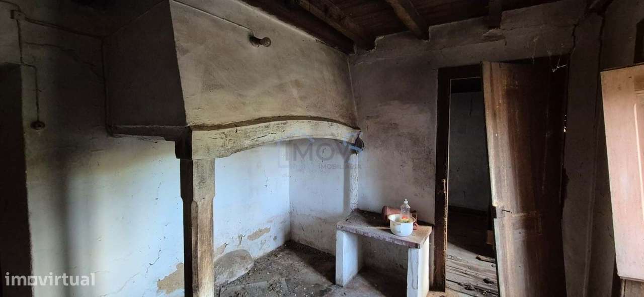 Moradia T2 para Recuperar com Terreno de 4.080 m² | Ferreira do Zêzere-14