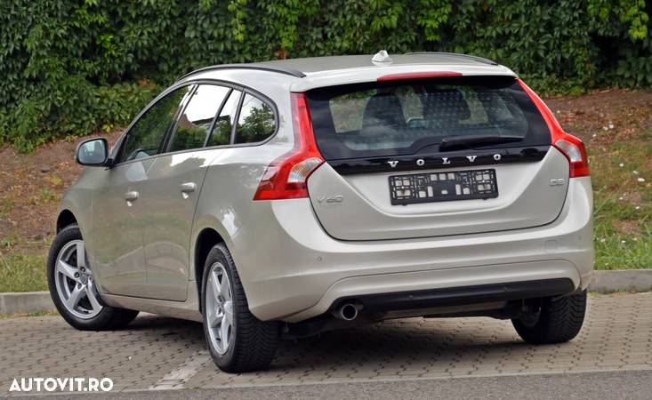 Volvo V60 D2 Geartronic Kinetic - 4