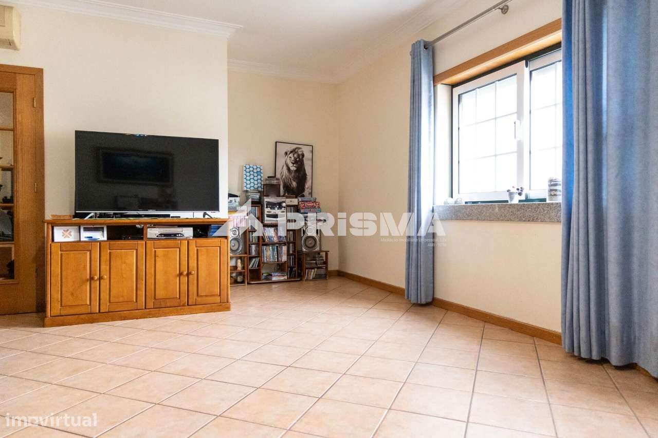 Duplex T3 com Terraço em Alcains – Casa Ideal para Quem Procura Espaço-26