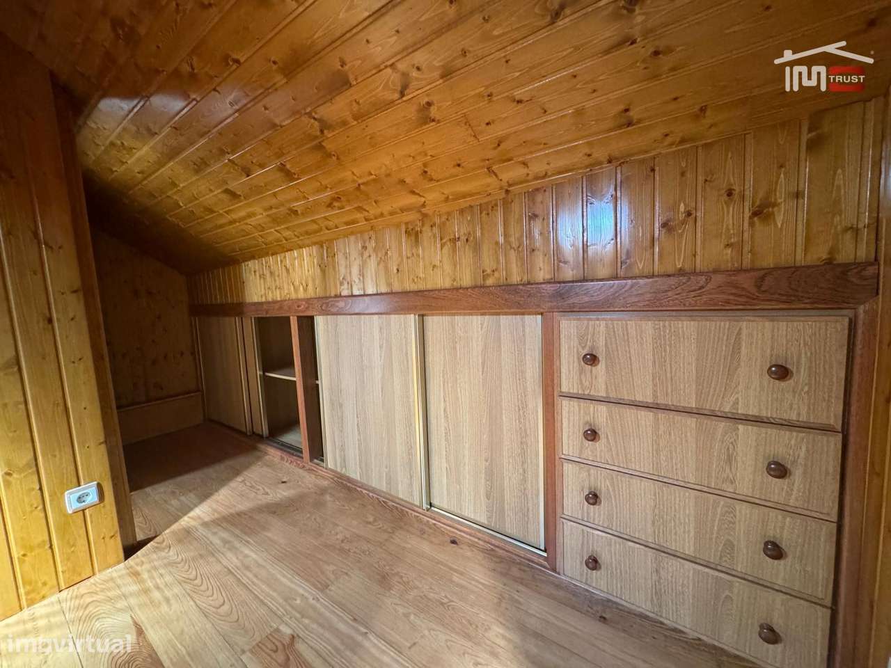 Moradia T2 habitável com terreno (imovel com licença de utilização)-21