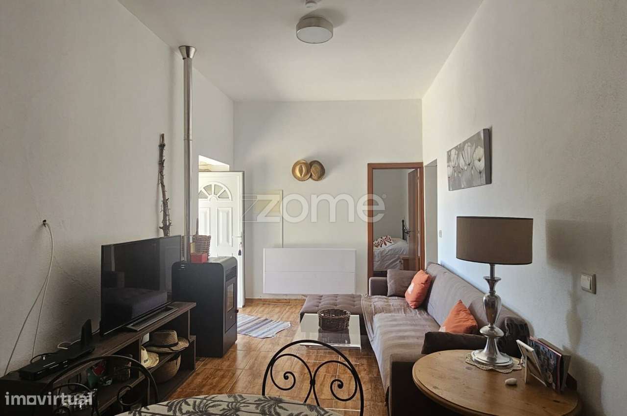 Moradia T2+1 com garagem e jardim | Vila Verde, Alijó-9