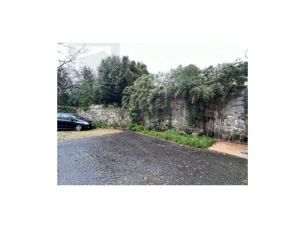 Moradia Geminada V5 p/ Venda em Guimarães-25