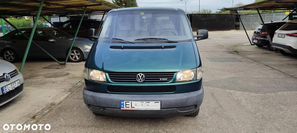 Volkswagen Caravelle - 2