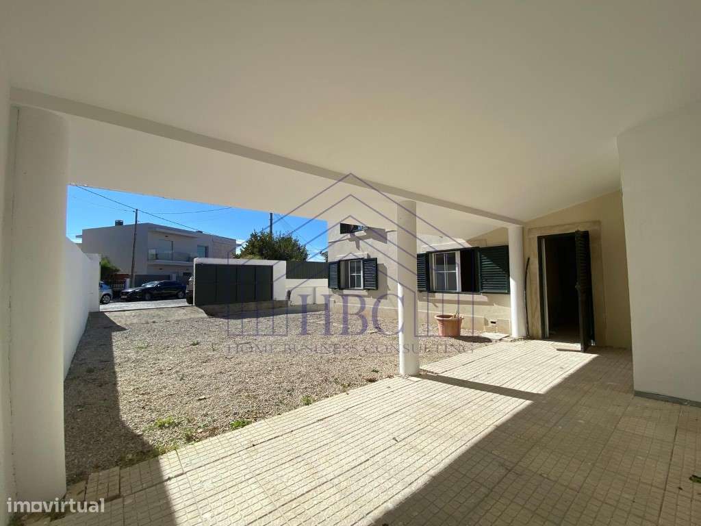 Moradia T4 com Amplo Jardim e Potencial de Remodelação em Alcabidec...-3