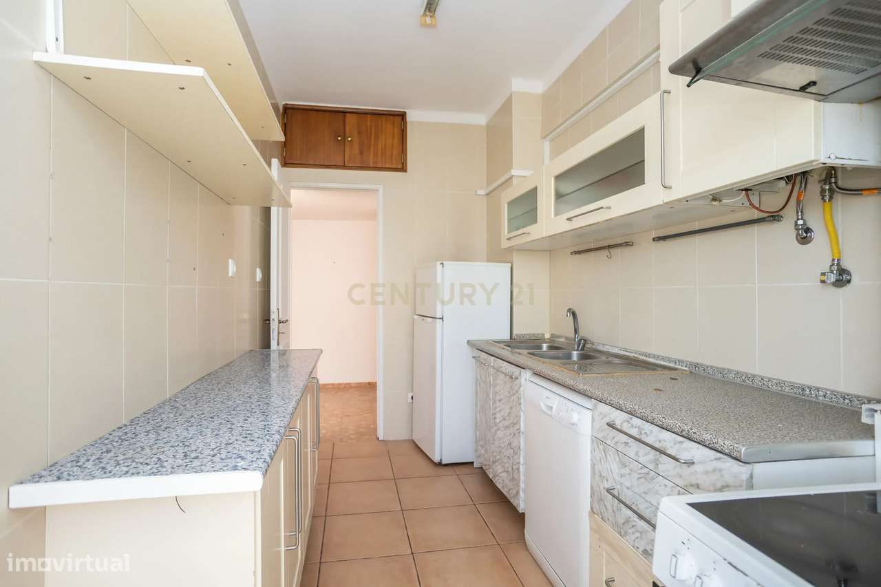Apartamento T3 em Almada com Excelente Localização-24
