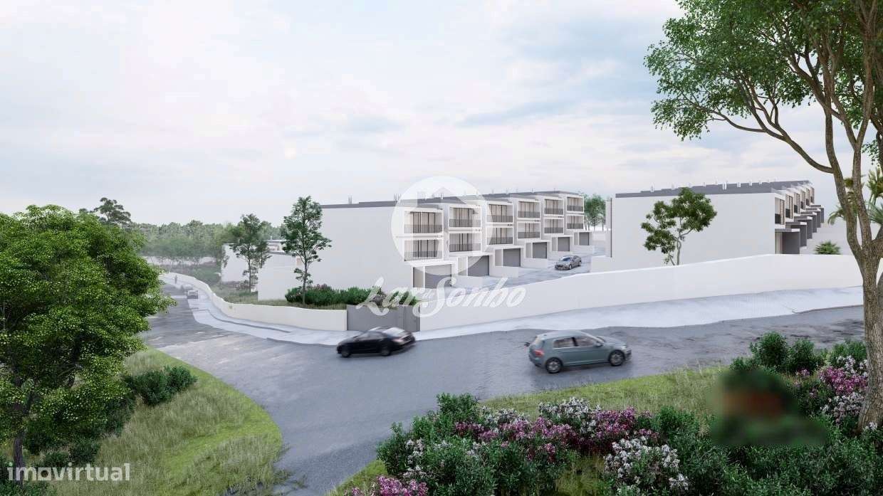 Terreno todo de construção com 15.000m2 e 205m frente em S. Mamede ... - Grande imagem: 2/7