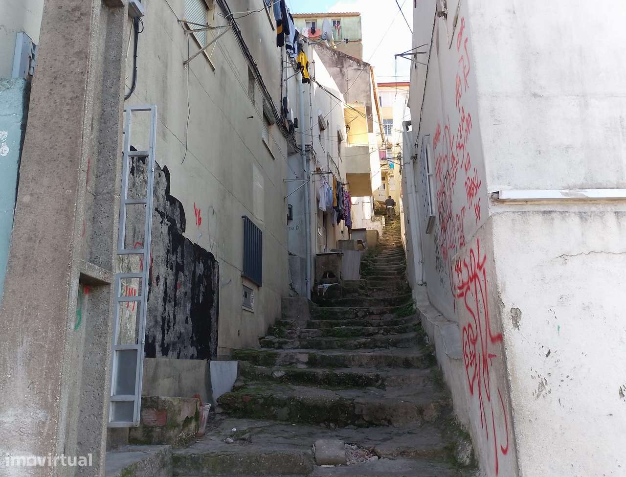 Prédios com 7 fogos-13