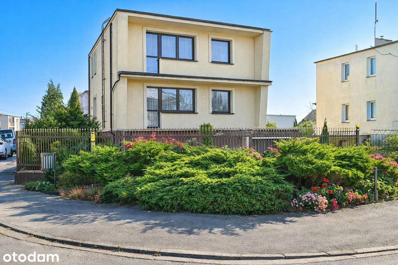 Wolnostojący dom blisko jeziora-0