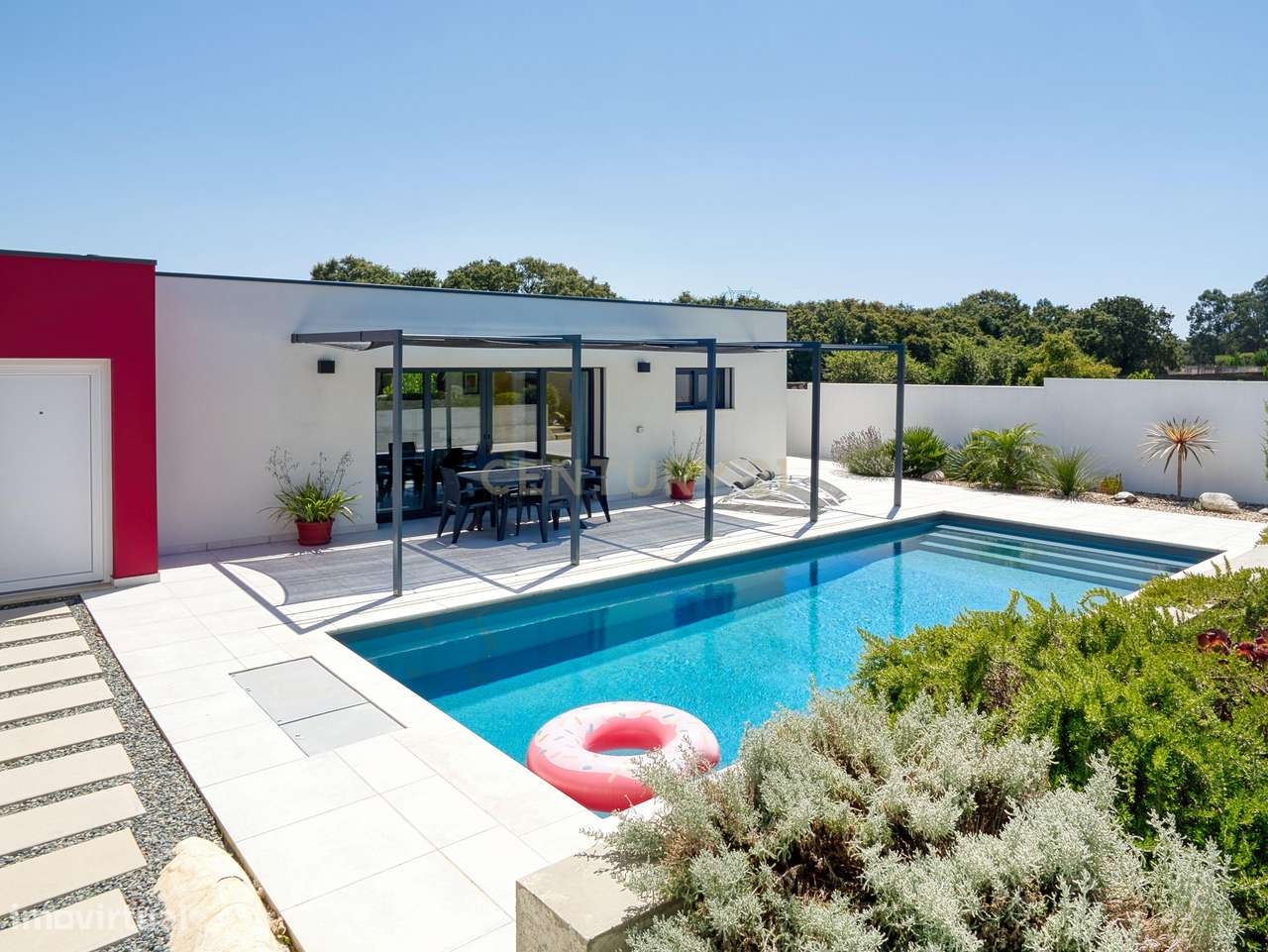 Moradia T4  como nova com Piscina  e vista serra dos Candeiros-35