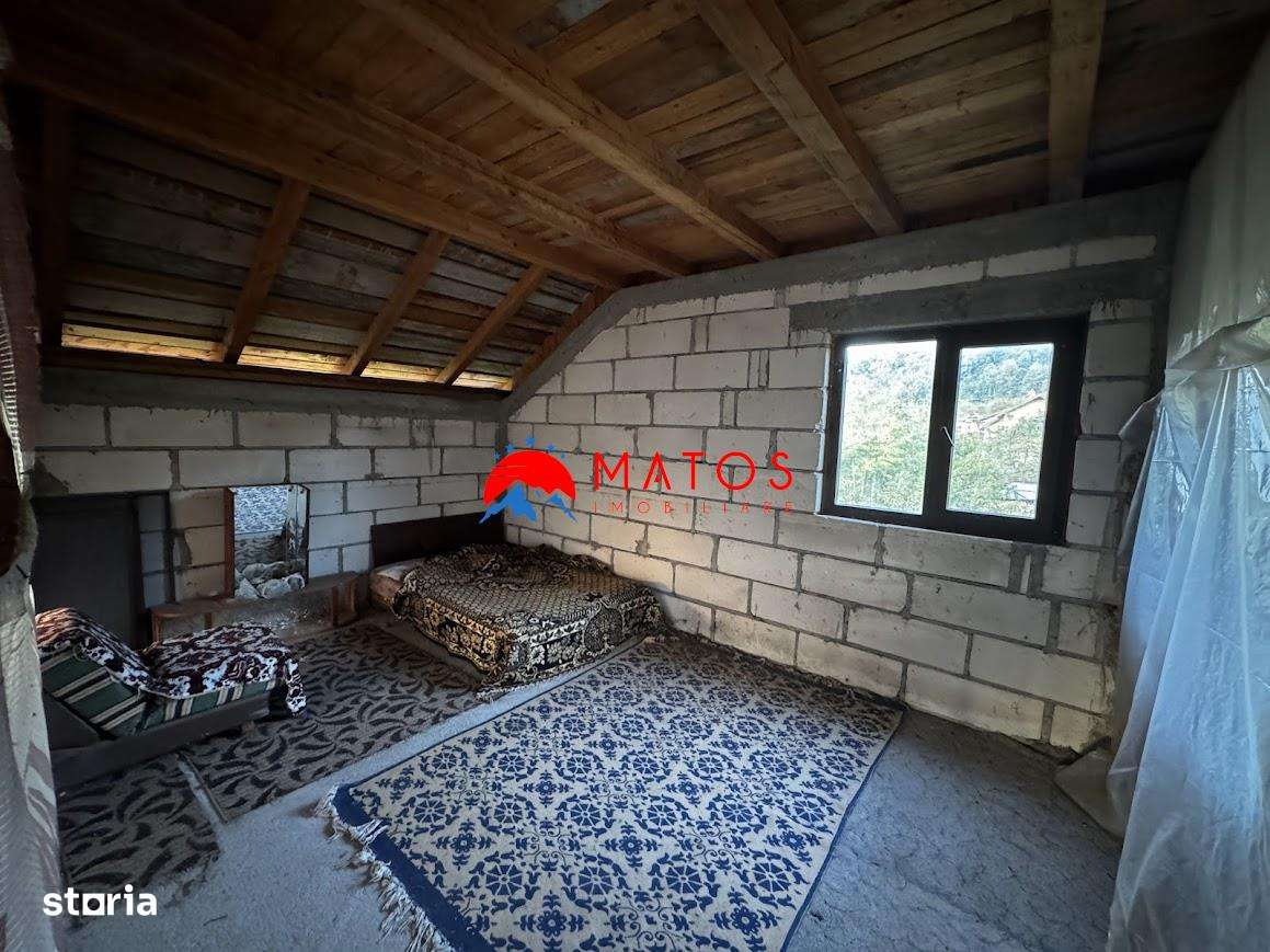 Casa de vânzare în Varbilau, la granita cu Alunis – teren 1921 mp locu - Imagine principală: 5/7