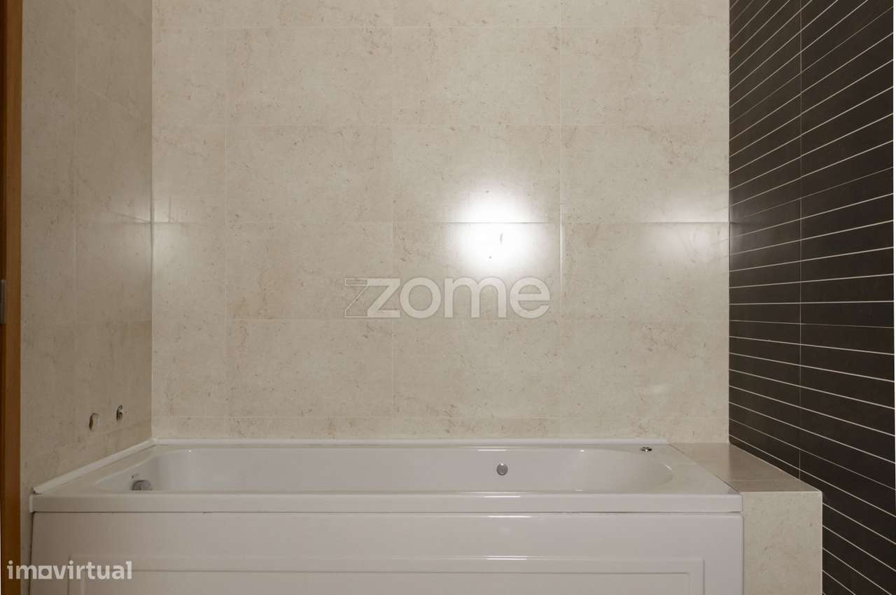 Apartamento T3 com varanda e garagem no L Towers, em Paço de Arcos - Grande imagem: 4/17