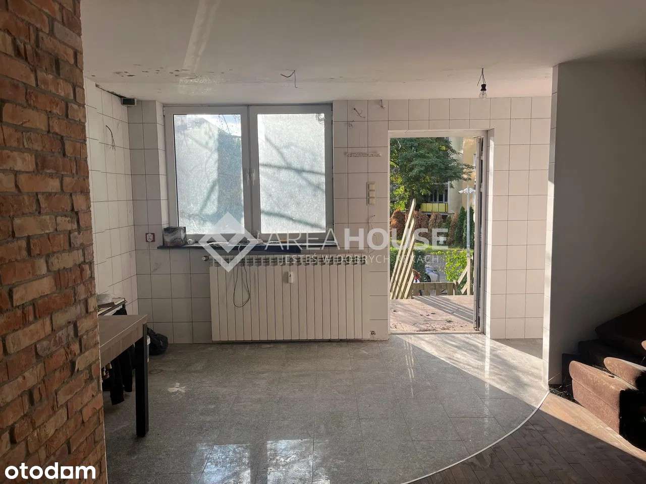 Dwupoziomowy lokal z wejściem od ulicy-0