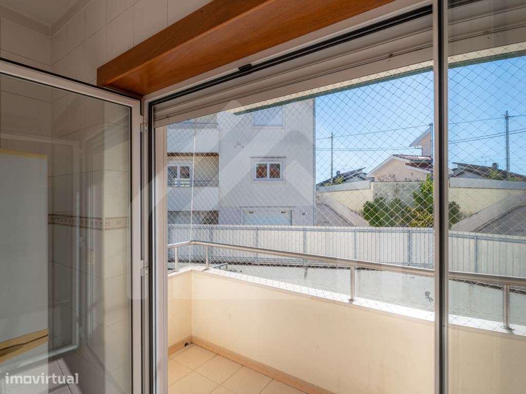 Apartamento T2 com sótão | Ceira-8