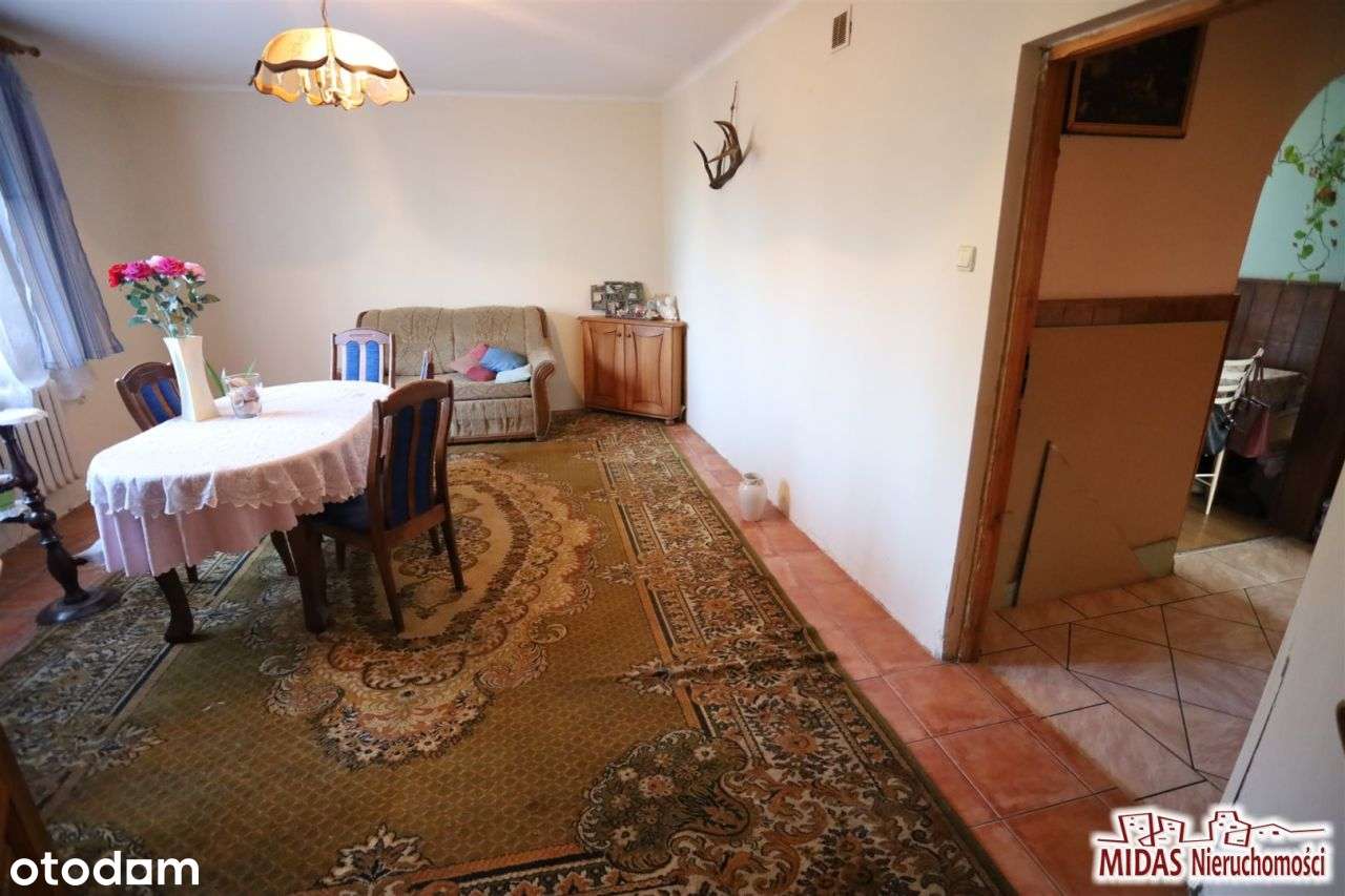 Dom do remontu na ładnej działce-15