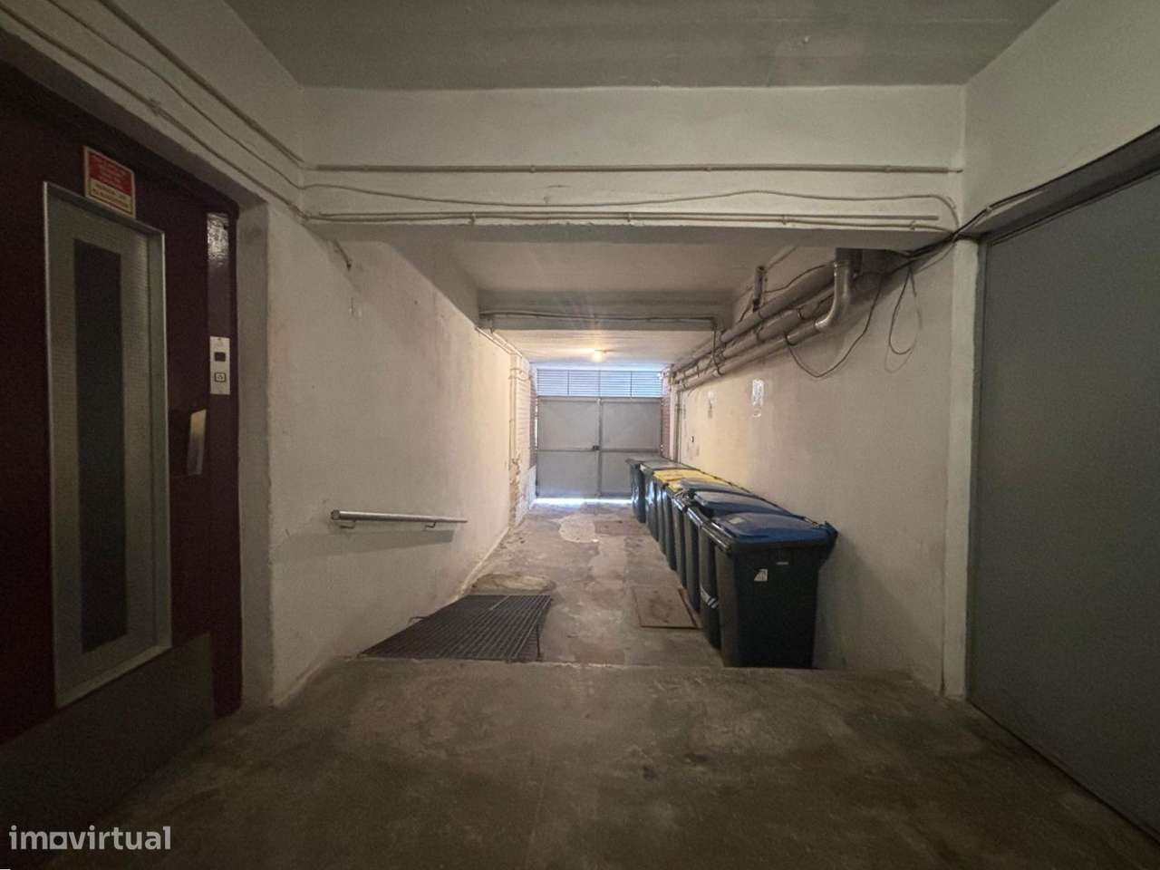 Apartamento T3 para remodelação total nos Olivais-18