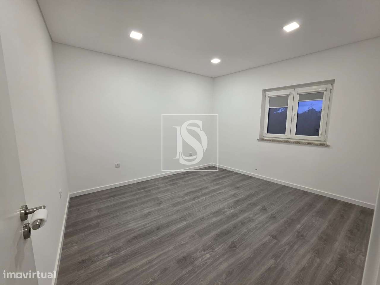 Apartamento T1 renovado, no Botulho - Grande imagem: 5/11