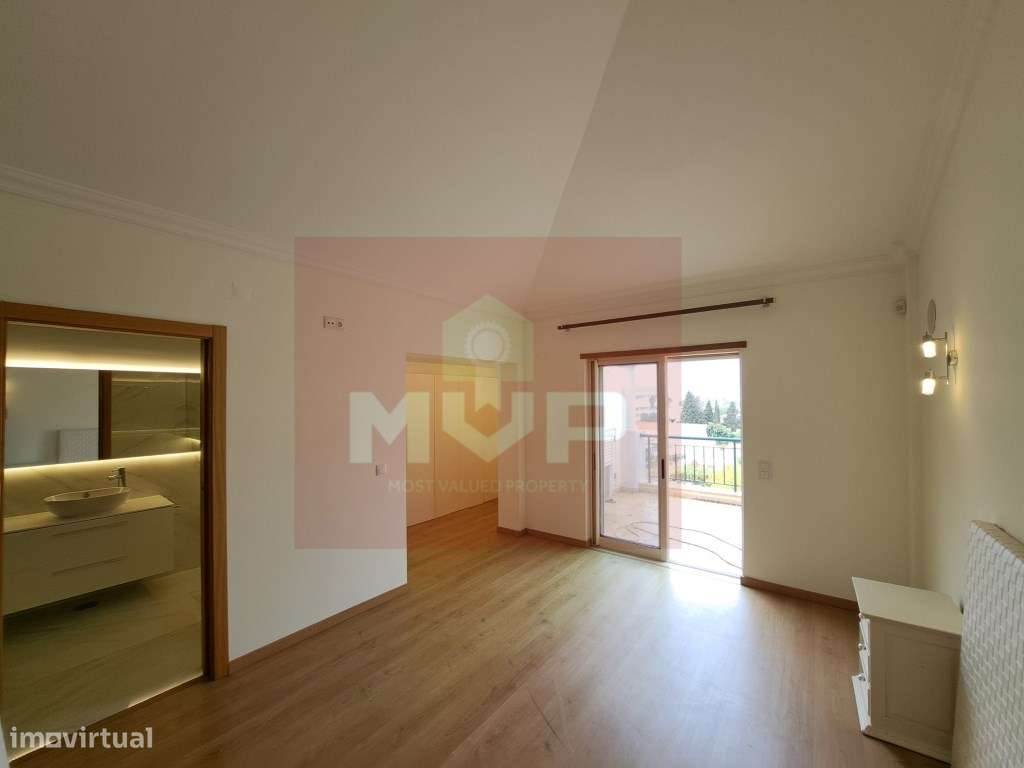 T3 na Guia com piscina comum e estacionamento-16