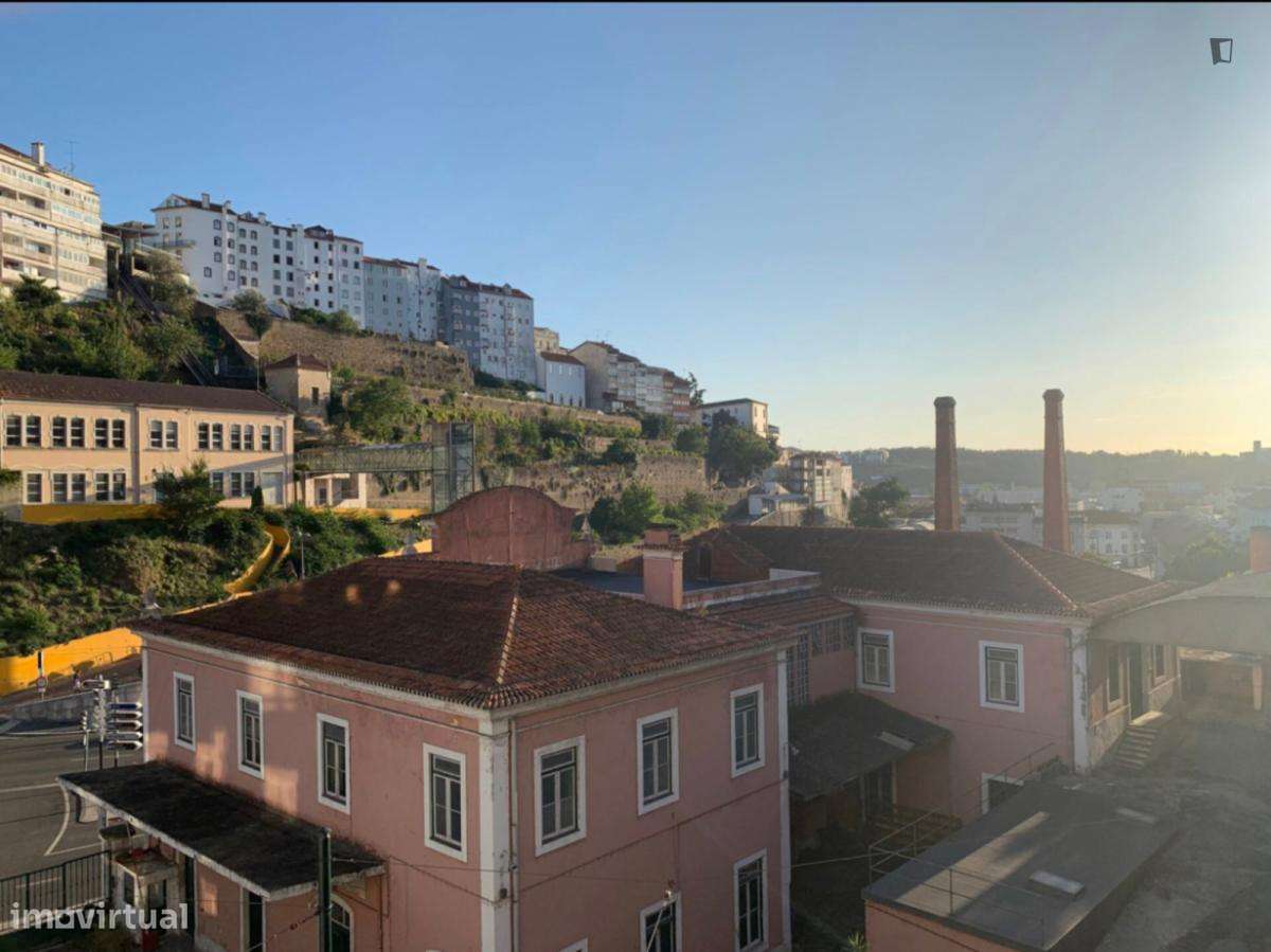 Apartamento com 1 quartos - localizado em Montes Claros Coimbra - Grande imagem: 2/10