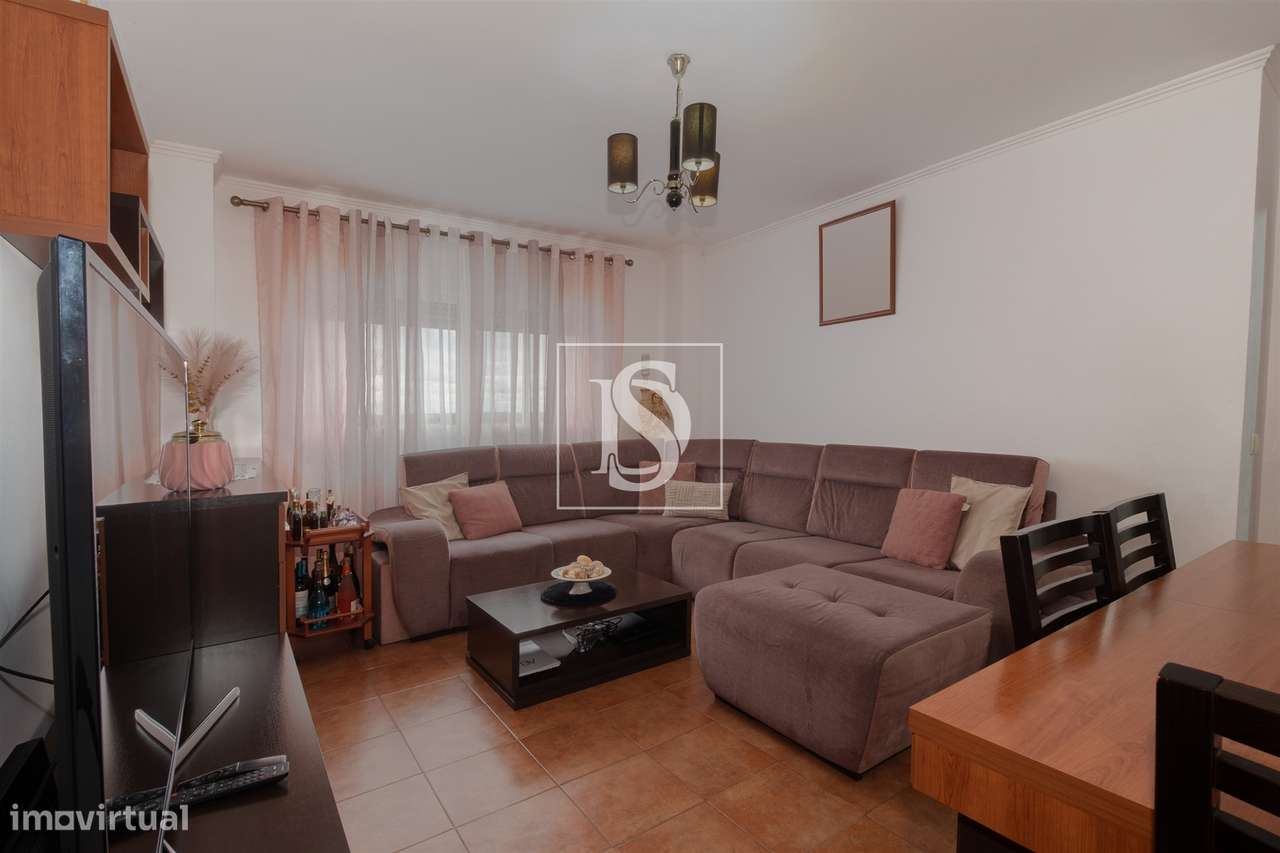 Apartamento T3 Venda em Santo António da Charneca,Barreiro-0