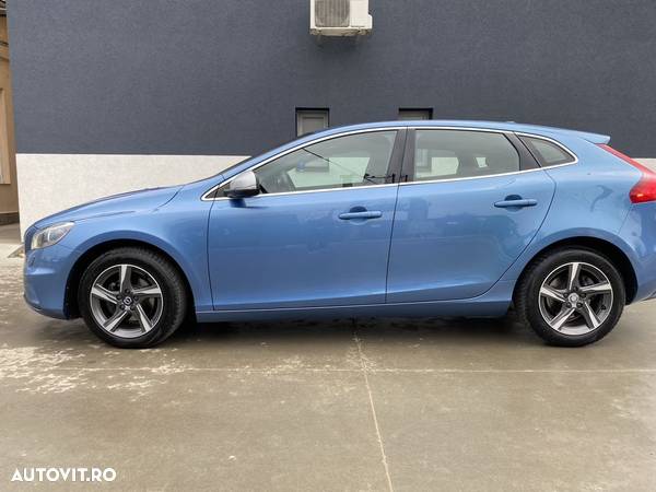 Volvo V40 D2 - 12