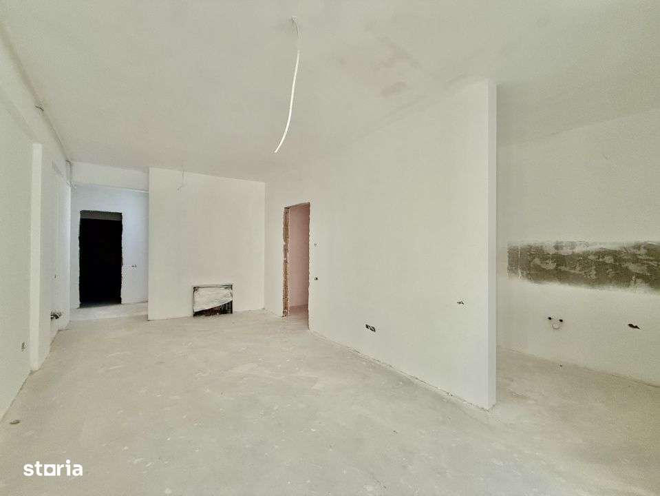 Centrul Capitalei, apartament cu 2 bai, etaj superior !-8