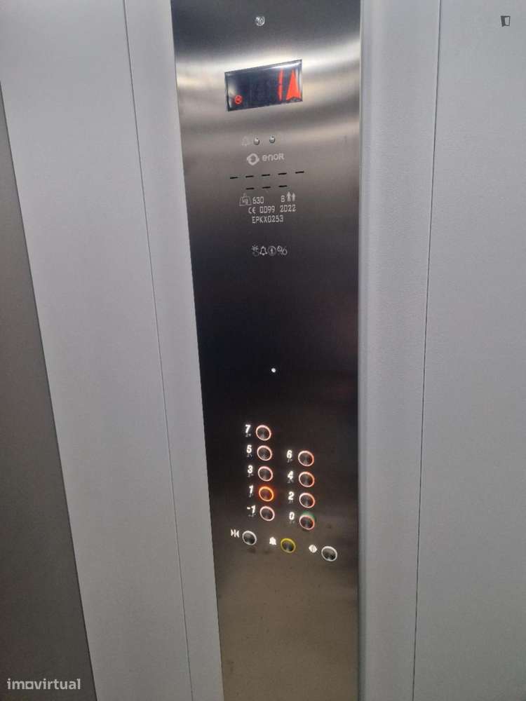 Apartamento com 1 quartos - localizado em Santo Ildefonso Porto - Grande imagem: 2/6