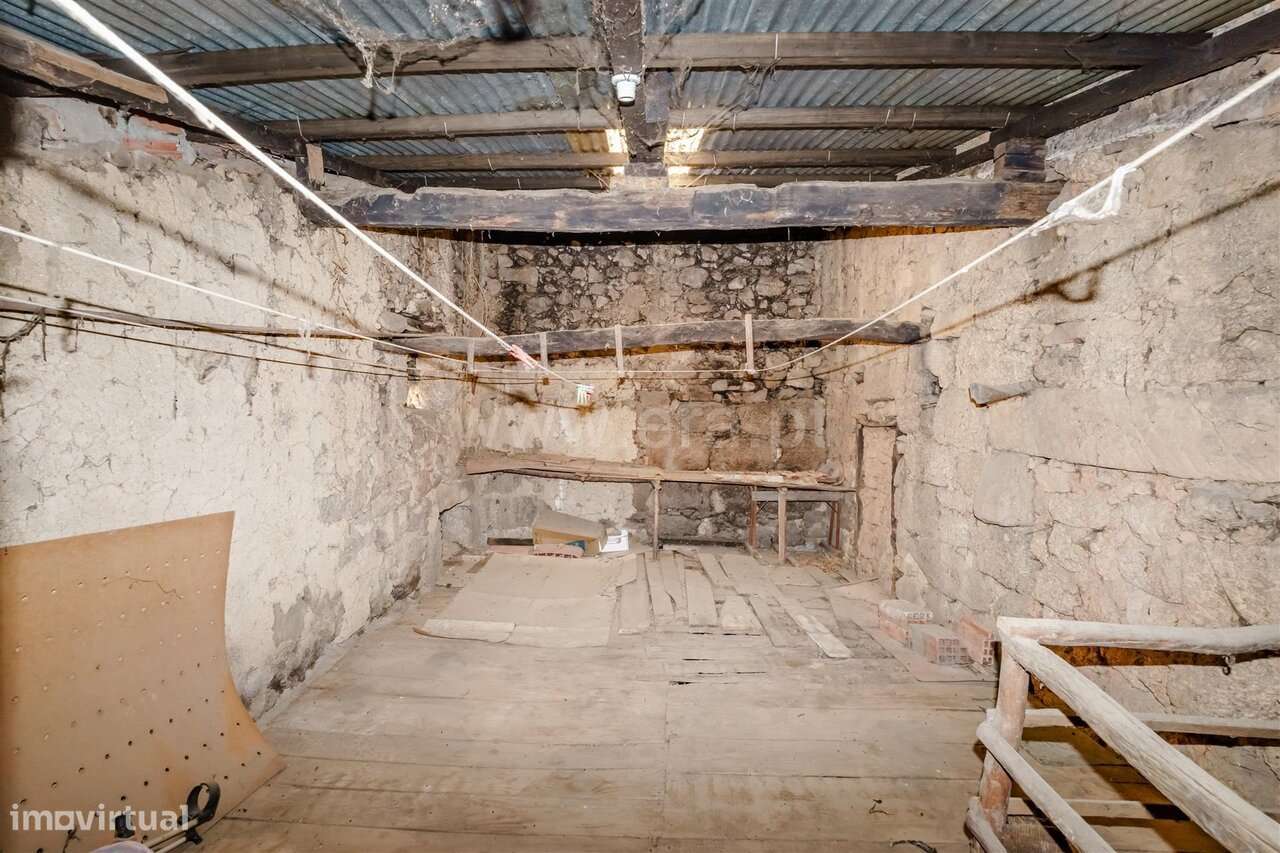 Moradia Geminada T2 / Covilhã, Ferro-18