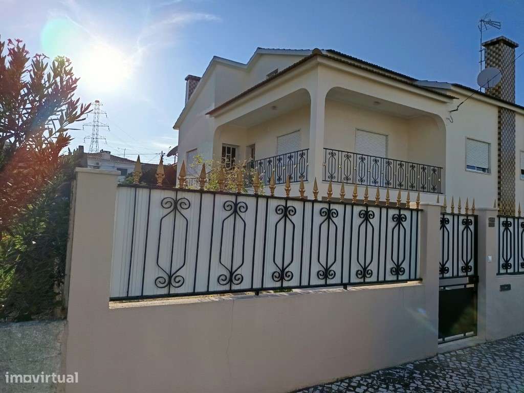 Moradia Geminada T3 na Quinta do Conde-22