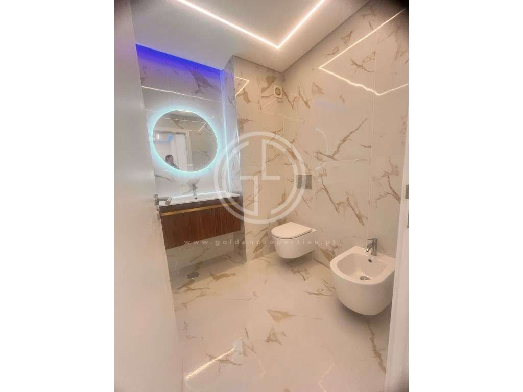 Apartamento T2 renovado, vista mar em Quarteira-7