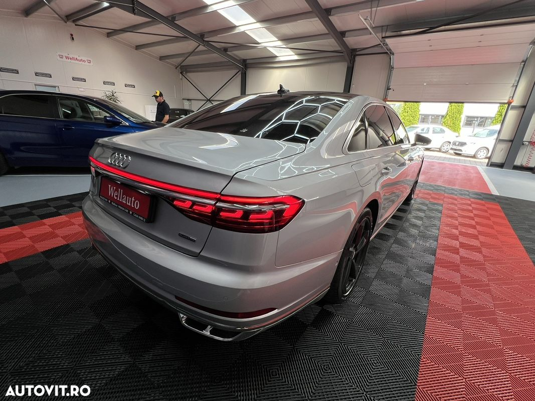 Audi A8 - 5