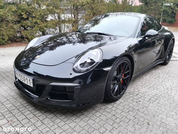 Porsche 911 Carrera 4 GTS PDK - 4